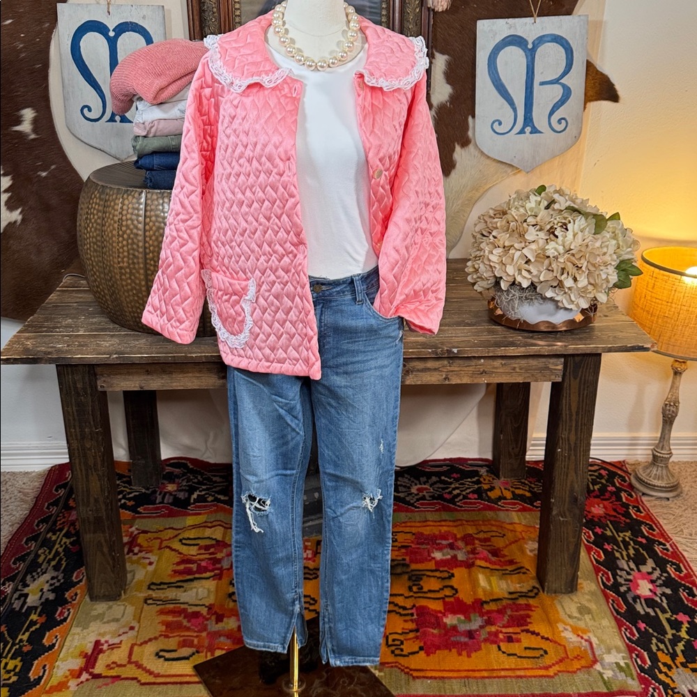 Vintage Pink Quilted Robe Jacket with Lace Collar